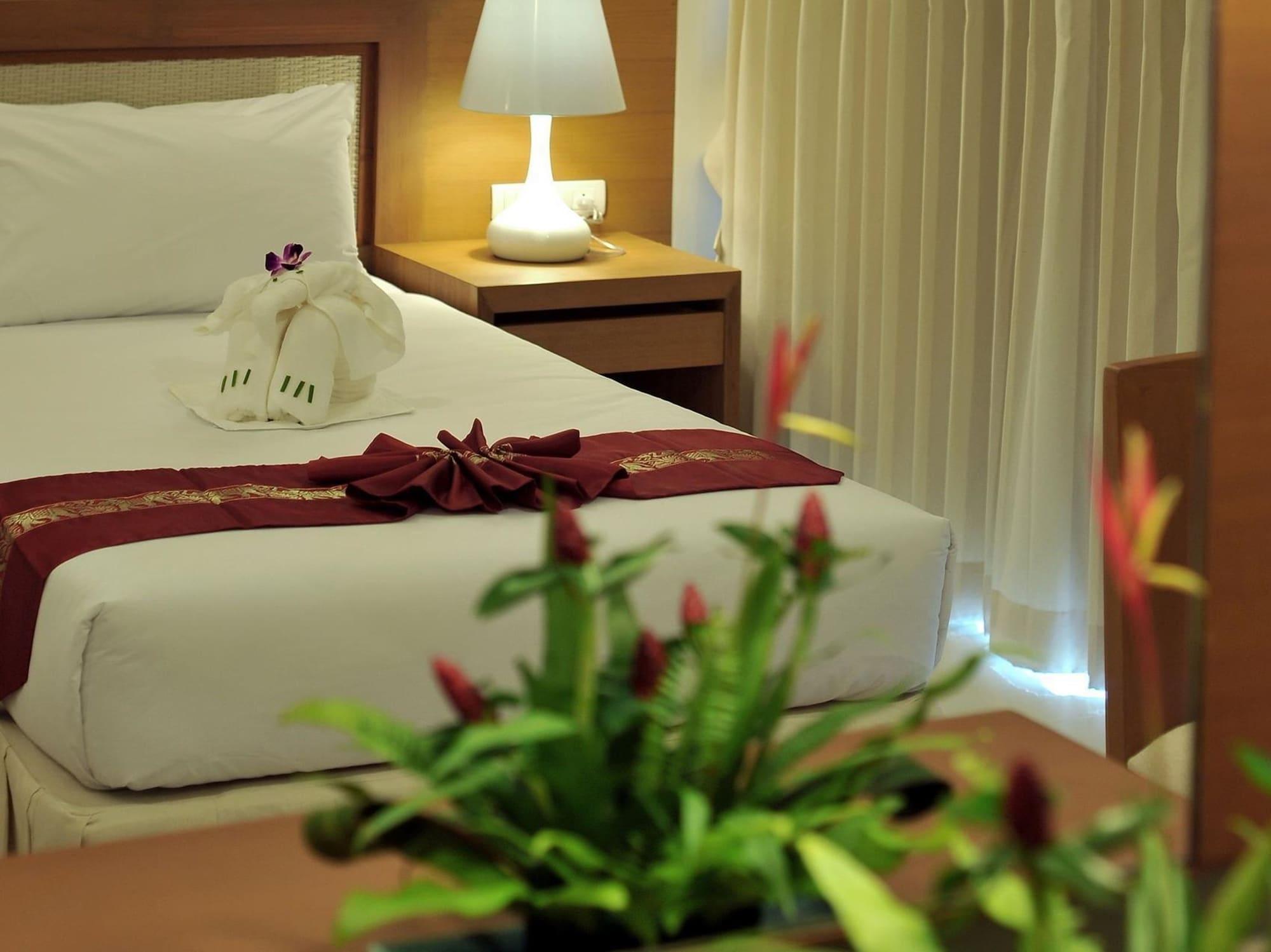 Princess Seaview Resort & Spa - Sha Plus Karon Exterior foto